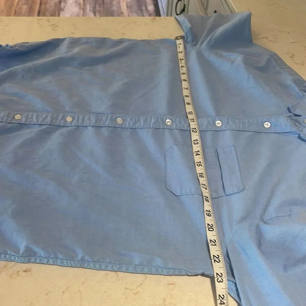 Under Armour button down SZ large - Picture 7 of 8